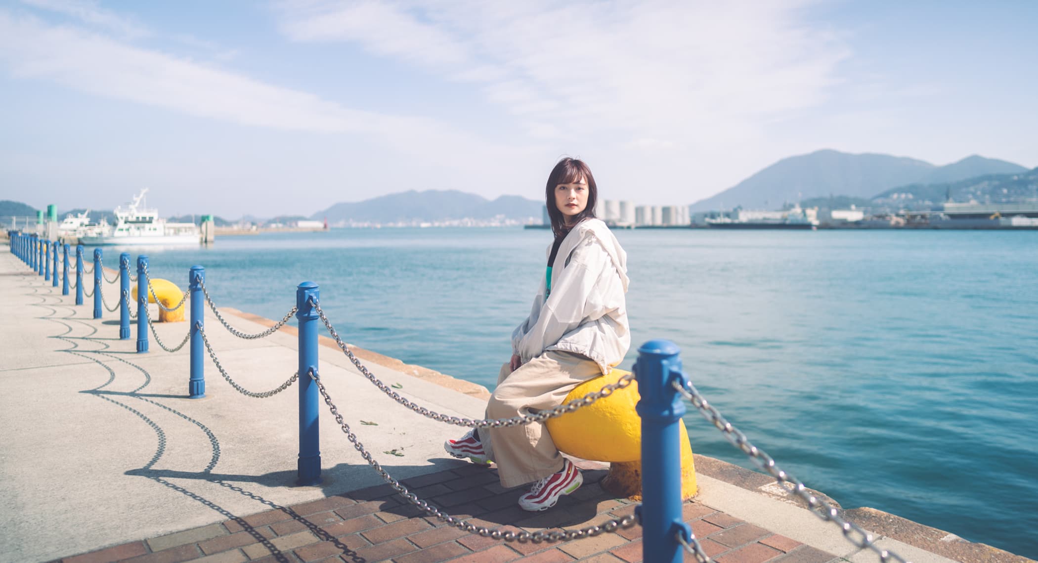 海と女性